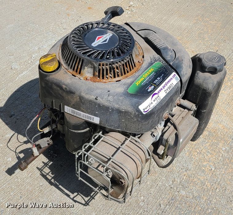 image for item DY9931 Briggs & Stratton gas engine