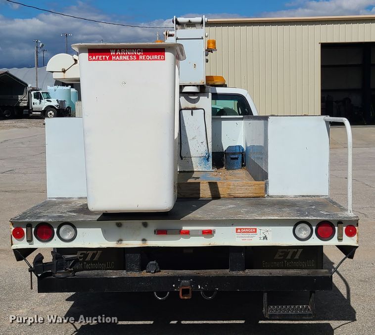 image for item DY9933 2006 Ford F450 Super Duty  bucket truck