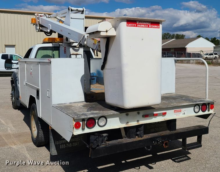 image for item DY9933 2006 Ford F450 Super Duty  bucket truck