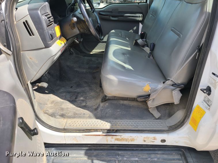 image for item DY9933 2006 Ford F450 Super Duty  bucket truck