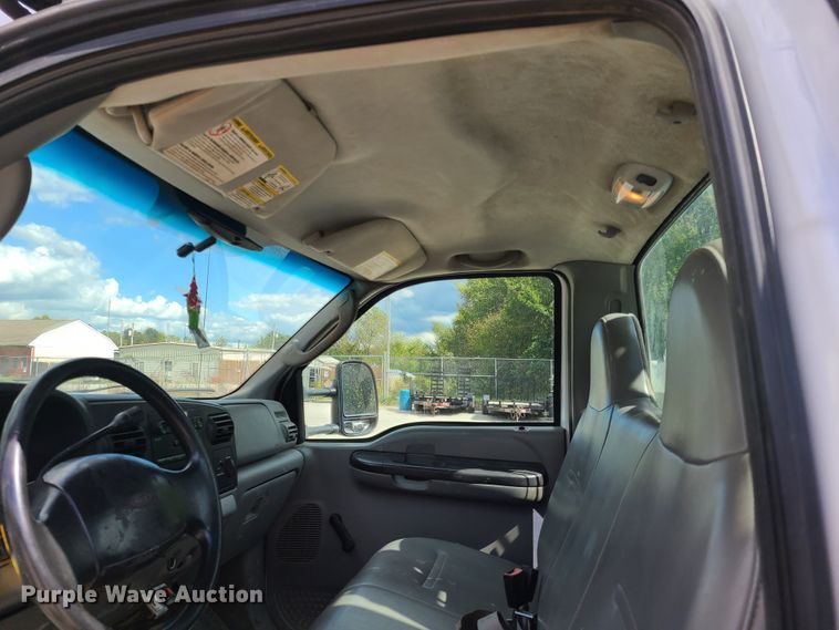 image for item DY9933 2006 Ford F450 Super Duty  bucket truck