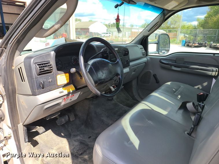 image for item DY9933 2006 Ford F450 Super Duty  bucket truck