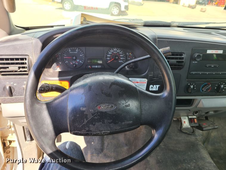 image for item DY9933 2006 Ford F450 Super Duty  bucket truck