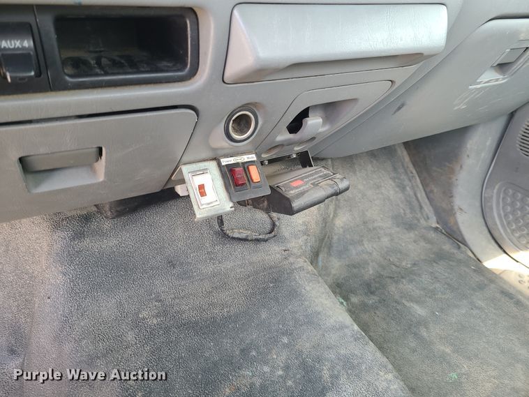 image for item DY9933 2006 Ford F450 Super Duty  bucket truck