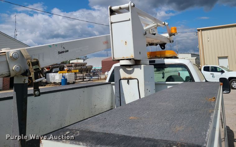 image for item DY9933 2006 Ford F450 Super Duty  bucket truck