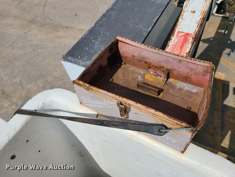 image for item DY9933 2006 Ford F450 Super Duty  bucket truck