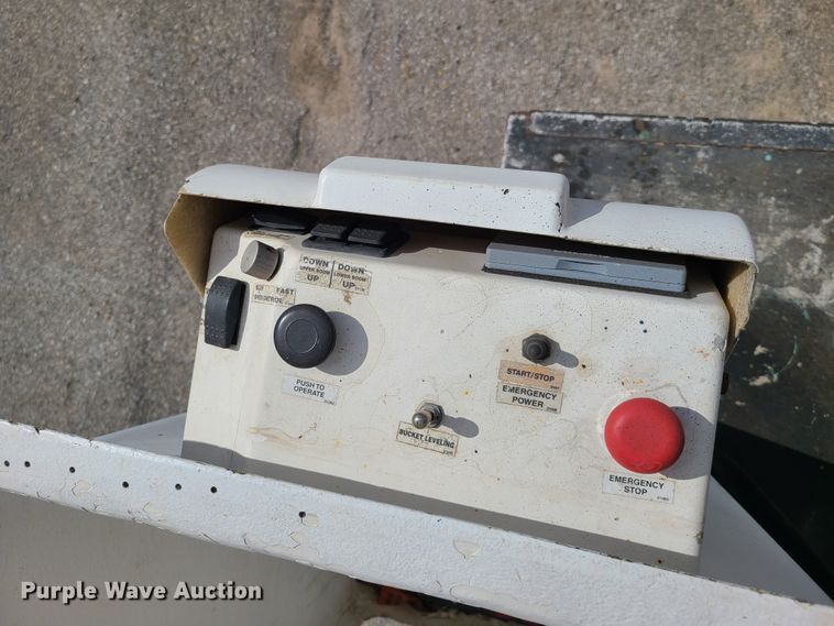 image for item DY9933 2006 Ford F450 Super Duty  bucket truck