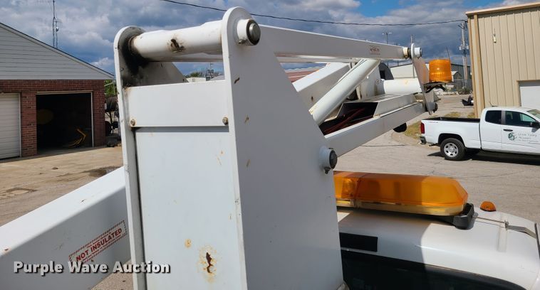 image for item DY9933 2006 Ford F450 Super Duty  bucket truck