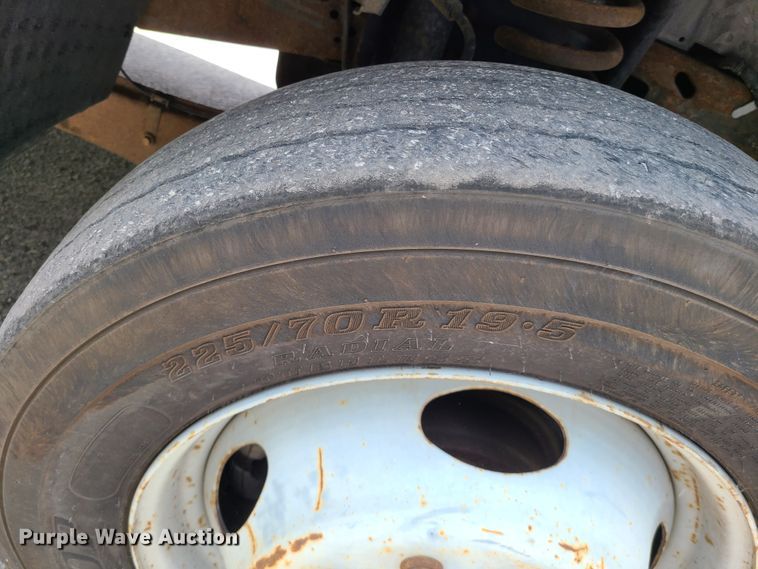 image for item DY9933 2006 Ford F450 Super Duty  bucket truck