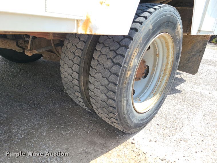 image for item DY9933 2006 Ford F450 Super Duty  bucket truck