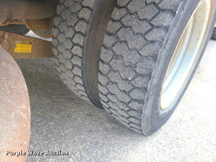 image for item DY9933 2006 Ford F450 Super Duty  bucket truck