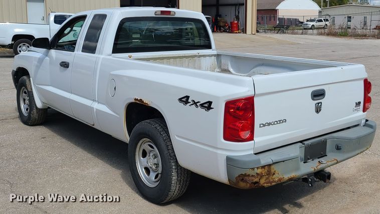 image for item DY9934 2005 Dodge Dakota  Club Cab pickup truck