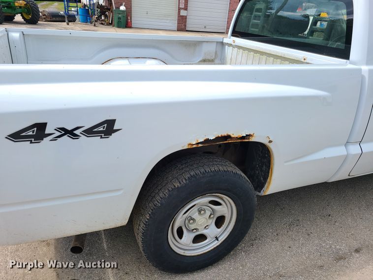 image for item DY9934 2005 Dodge Dakota  Club Cab pickup truck