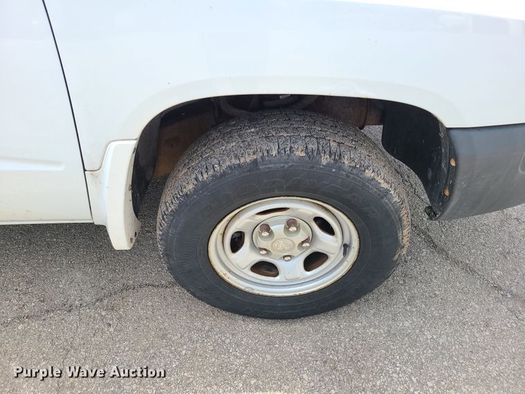 image for item DY9934 2005 Dodge Dakota  Club Cab pickup truck