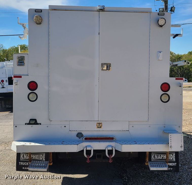 image for item DY9948 2013 Ford F550 Super Duty  utility truck