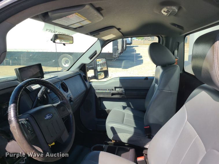 image for item DY9948 2013 Ford F550 Super Duty  utility truck