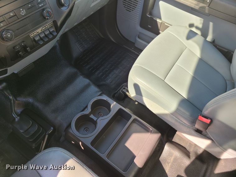 image for item DY9948 2013 Ford F550 Super Duty  utility truck