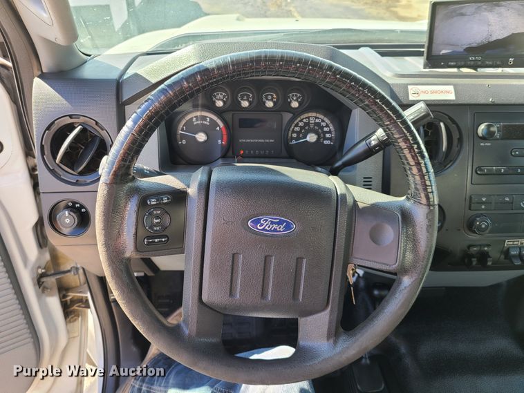 image for item DY9948 2013 Ford F550 Super Duty  utility truck