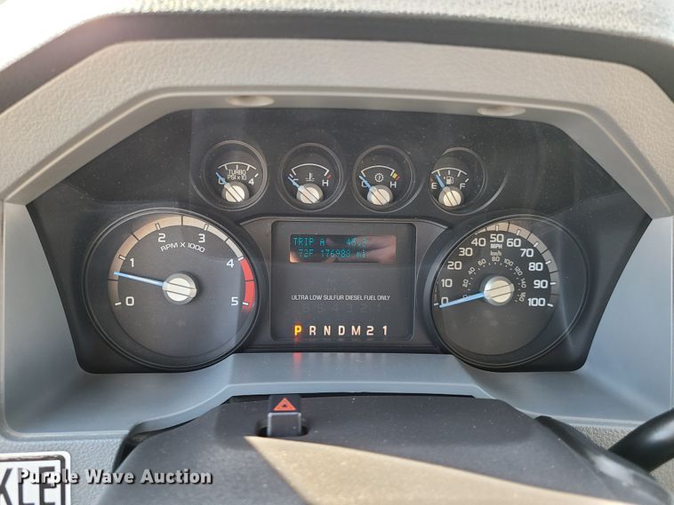 image for item DY9948 2013 Ford F550 Super Duty  utility truck