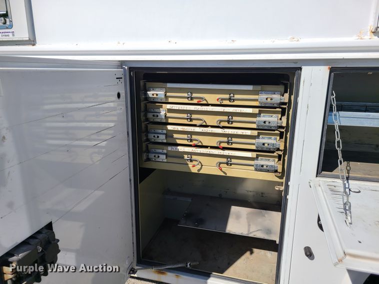 image for item DY9948 2013 Ford F550 Super Duty  utility truck