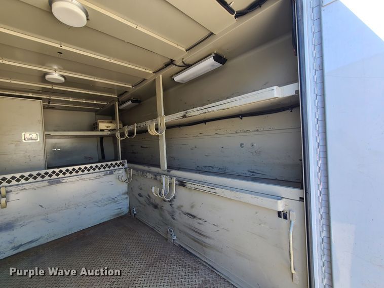 image for item DY9948 2013 Ford F550 Super Duty  utility truck