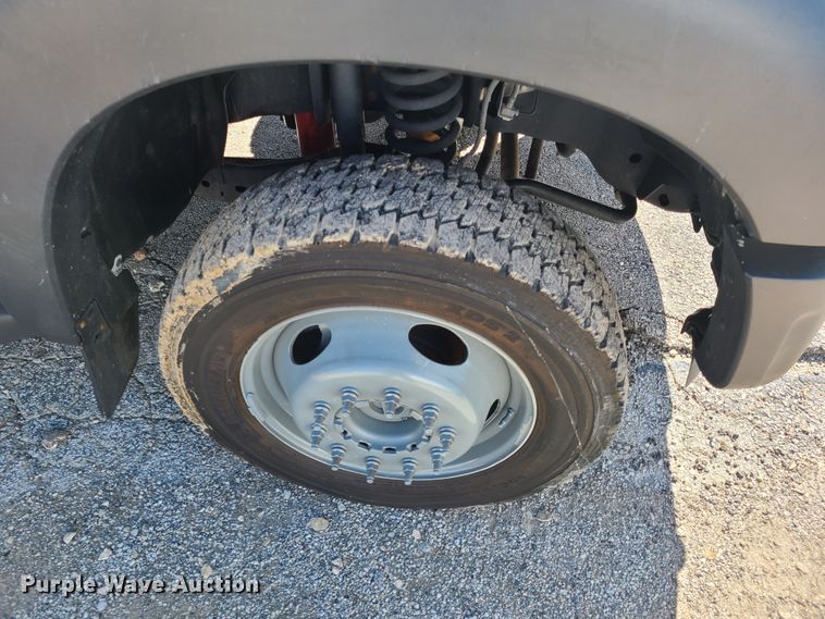 image for item DY9948 2013 Ford F550 Super Duty  utility truck