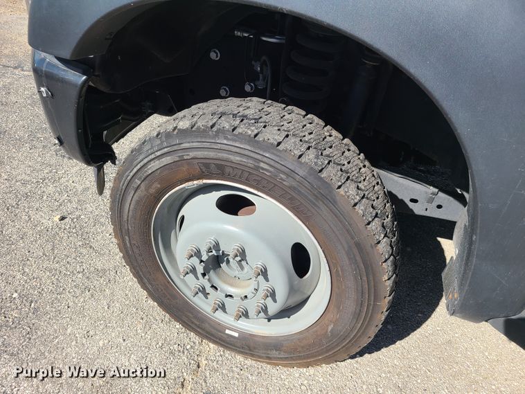 image for item DY9948 2013 Ford F550 Super Duty  utility truck