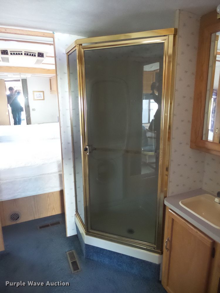 image for item EF9647 1994 Itasca M-37RW  RV