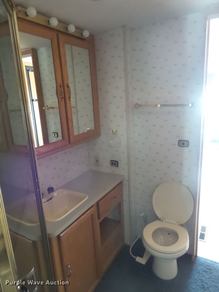 image for item EF9647 1994 Itasca M-37RW  RV