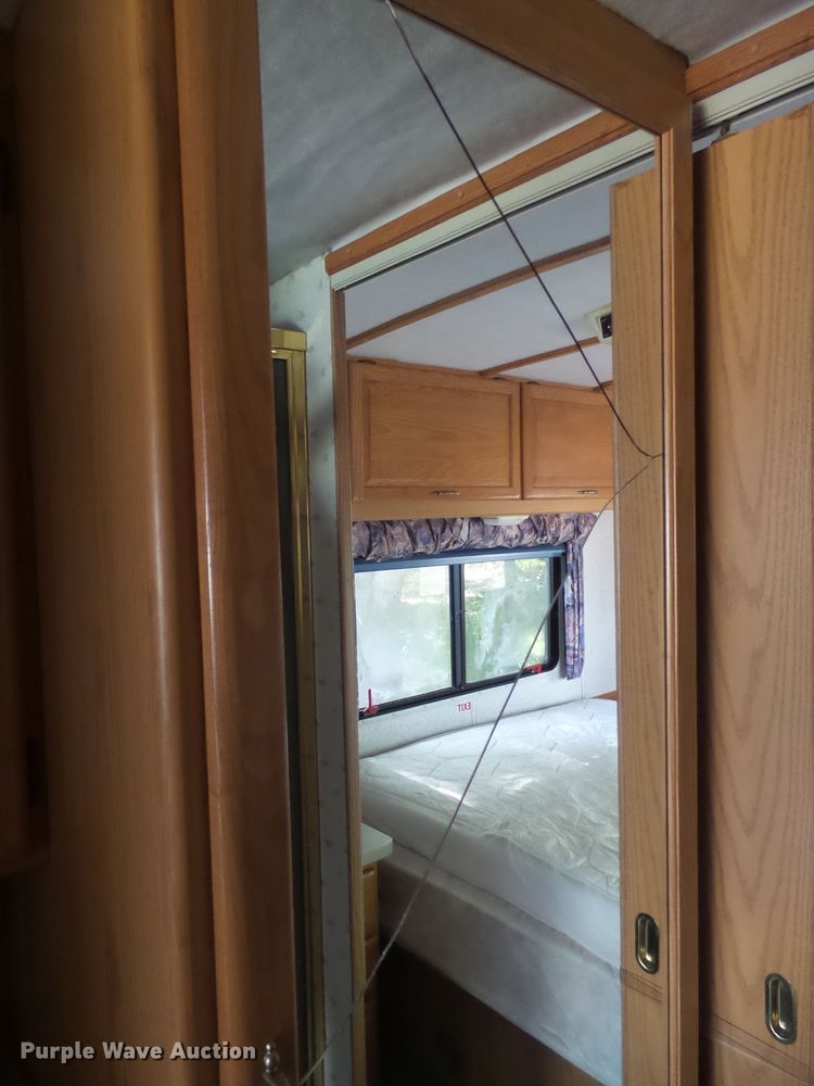 image for item EF9647 1994 Itasca M-37RW  RV