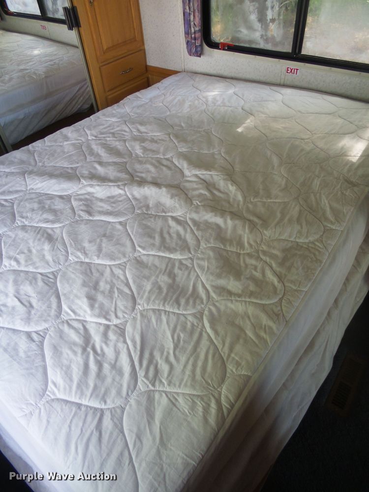 image for item EF9647 1994 Itasca M-37RW  RV