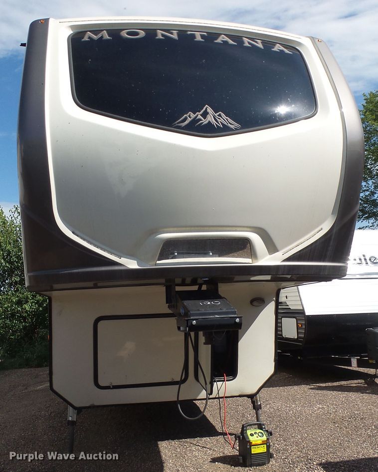 image for item EF9648 2016 Keystone Montana 3820FK  camper