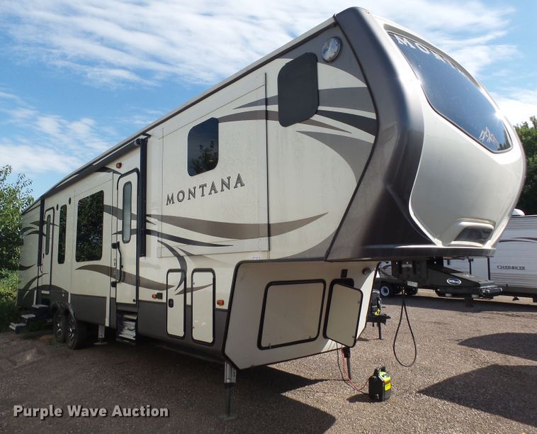 image for item EF9648 2016 Keystone Montana 3820FK  camper
