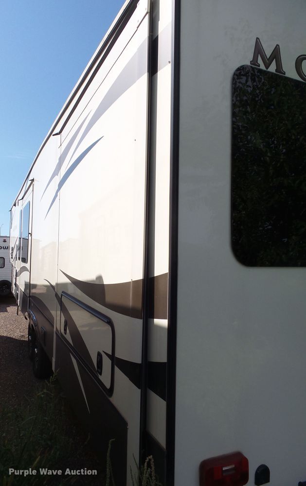 image for item EF9648 2016 Keystone Montana 3820FK  camper