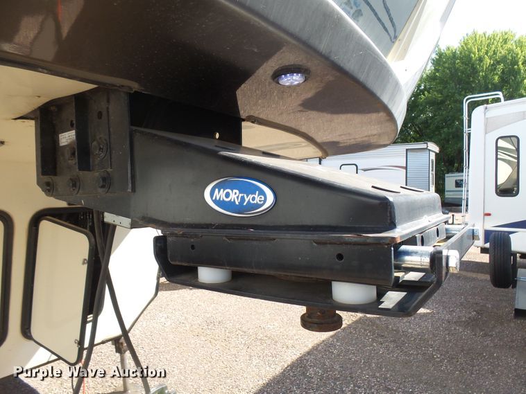 image for item EF9648 2016 Keystone Montana 3820FK  camper