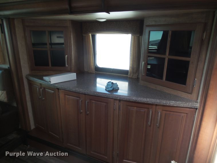 image for item EF9648 2016 Keystone Montana 3820FK  camper