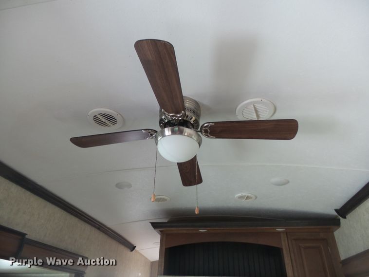 image for item EF9648 2016 Keystone Montana 3820FK  camper