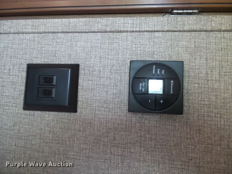 image for item EF9648 2016 Keystone Montana 3820FK  camper