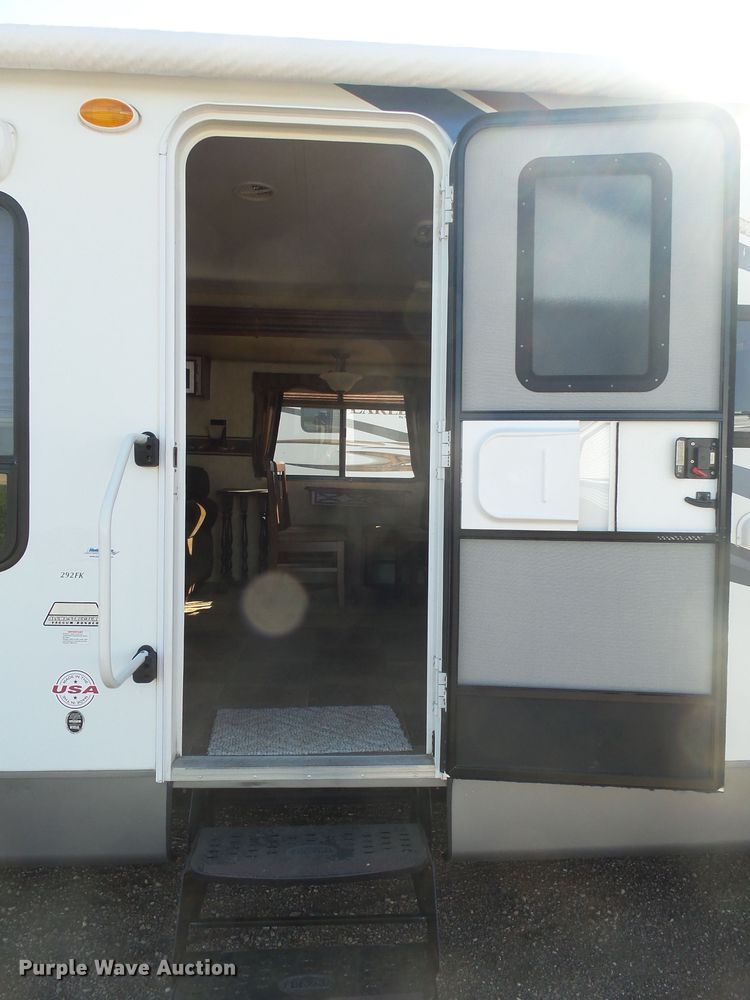 image for item EF9649 2012 Salem Hemisphere Lite  camper