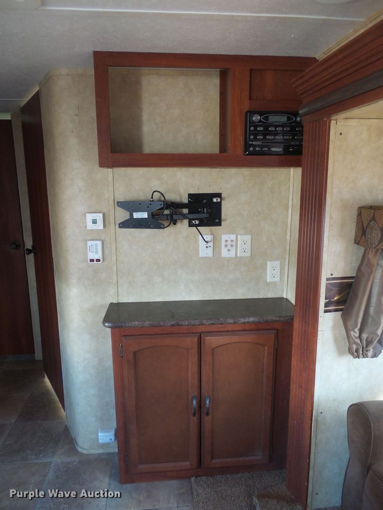 image for item EF9649 2012 Salem Hemisphere Lite  camper