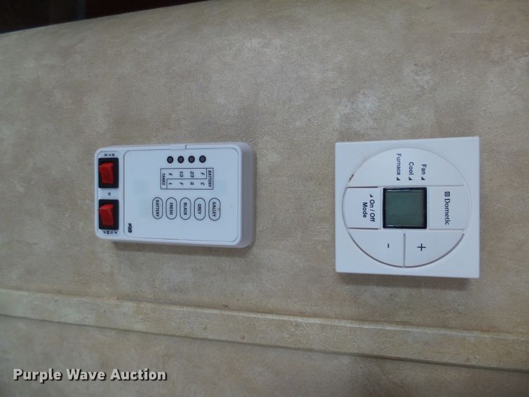 image for item EF9649 2012 Salem Hemisphere Lite  camper