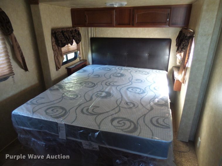 image for item EF9649 2012 Salem Hemisphere Lite  camper