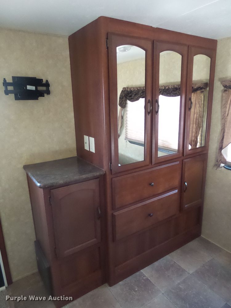 image for item EF9649 2012 Salem Hemisphere Lite  camper