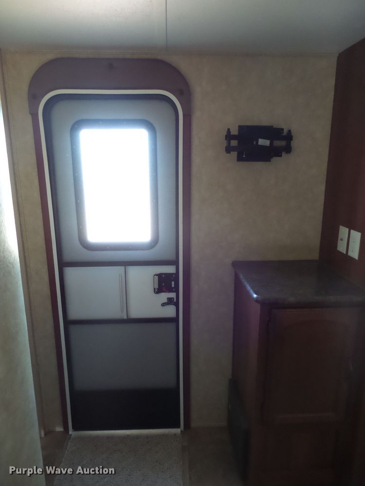 image for item EF9649 2012 Salem Hemisphere Lite  camper