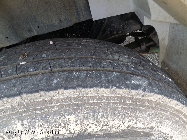 image for item EP9916 2002 International 4900  refuse truck