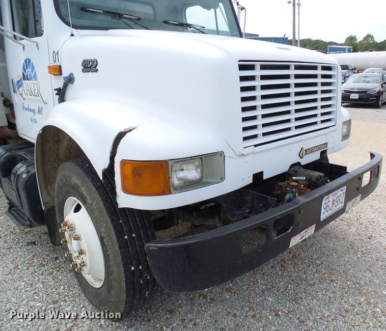 image for item EP9916 2002 International 4900  refuse truck