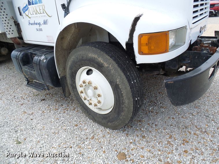 image for item EP9916 2002 International 4900  refuse truck