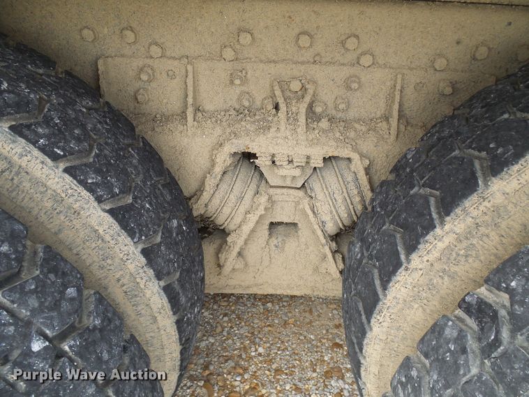 image for item EP9916 2002 International 4900  refuse truck