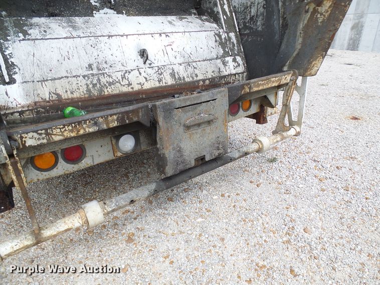 image for item EP9916 2002 International 4900  refuse truck