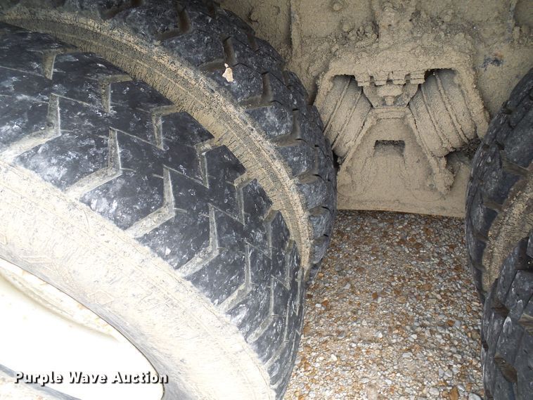 image for item EP9916 2002 International 4900  refuse truck